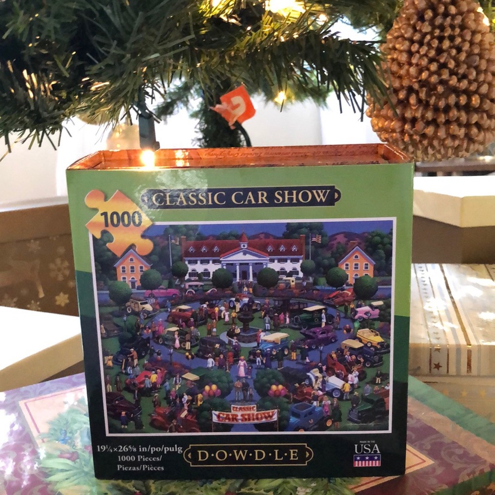 A 1000 piece Dowdle Classic Car Show puzzle
